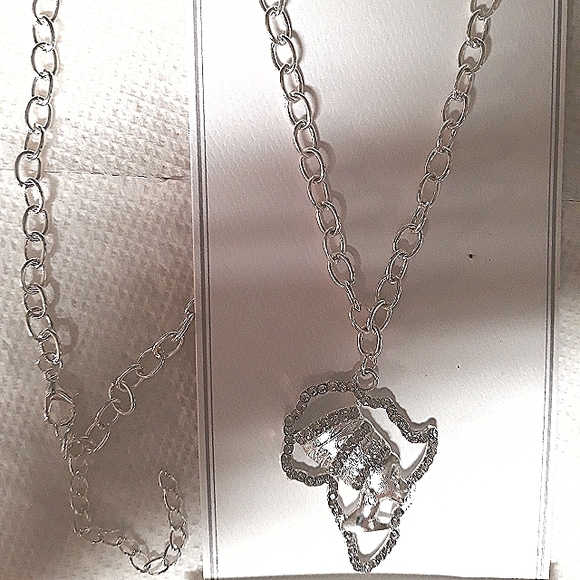 Silver Egyptian Nefertiti Pendant Necklace w Crystal accents 20"-24" Chain. NEW - Picture 3 of 10